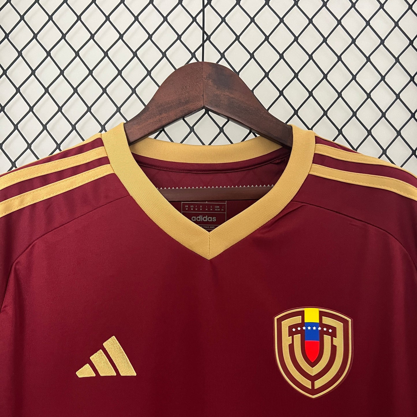 Camiseta de Futbol Venezuela 2024-2025 (Versión Fanático Vinotinto) Soteldo 10