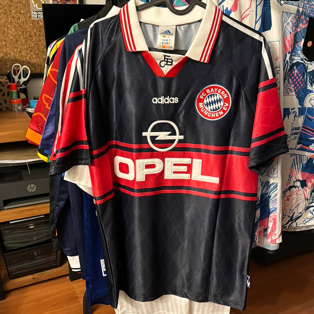 Camiseta Retro de Fútbol del Bayern Munich de 1997 Mathaus 10