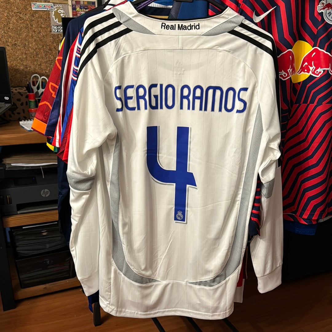 Camiseta Retro de Fútbol Real Madrid 2006 Sergio Ramos 4