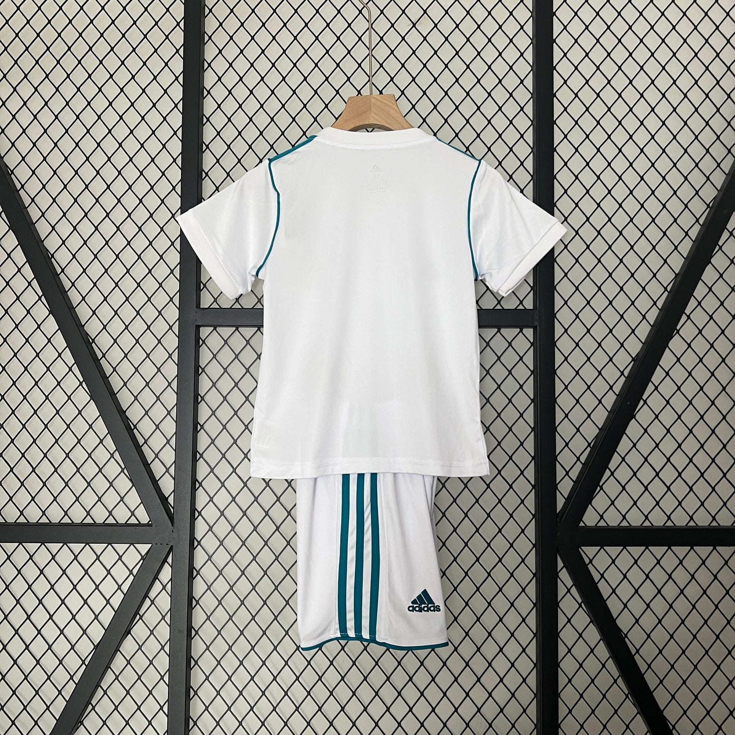 Camiseta Conjunto de Niño Retro de Fútbol Real Madrid 2017-2018