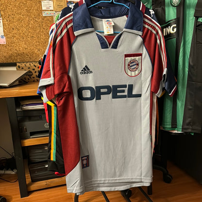 Camiseta Retro de Fútbol del Bayern Munich de 1998 10