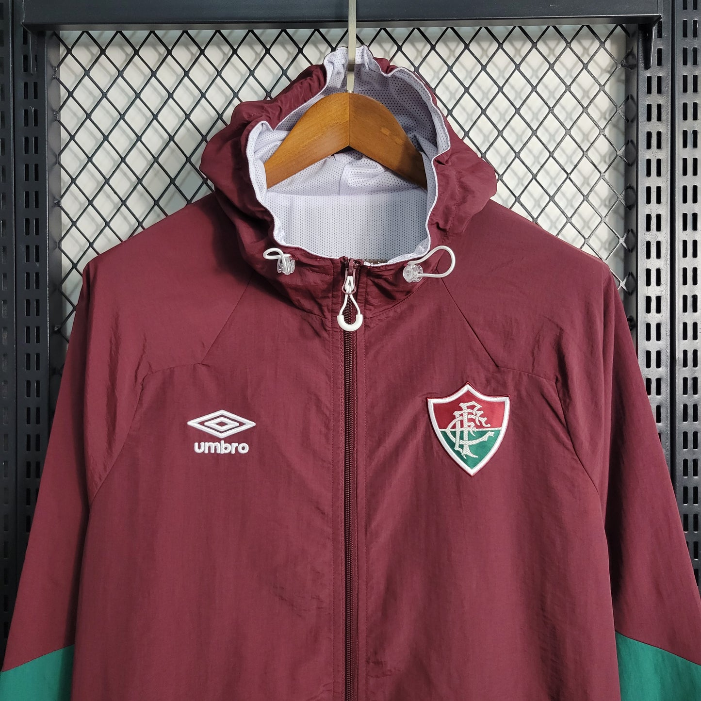 Cortaviento Fluminense estilo clásico