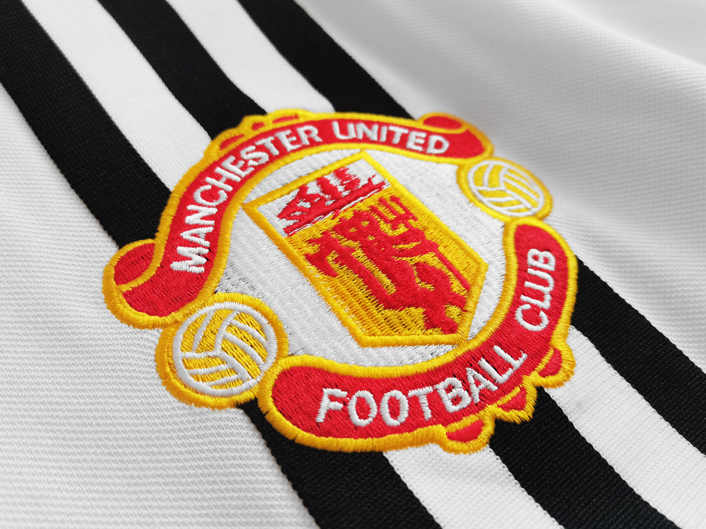 Camiseta Retro de Fútbol del Manchester United 1975