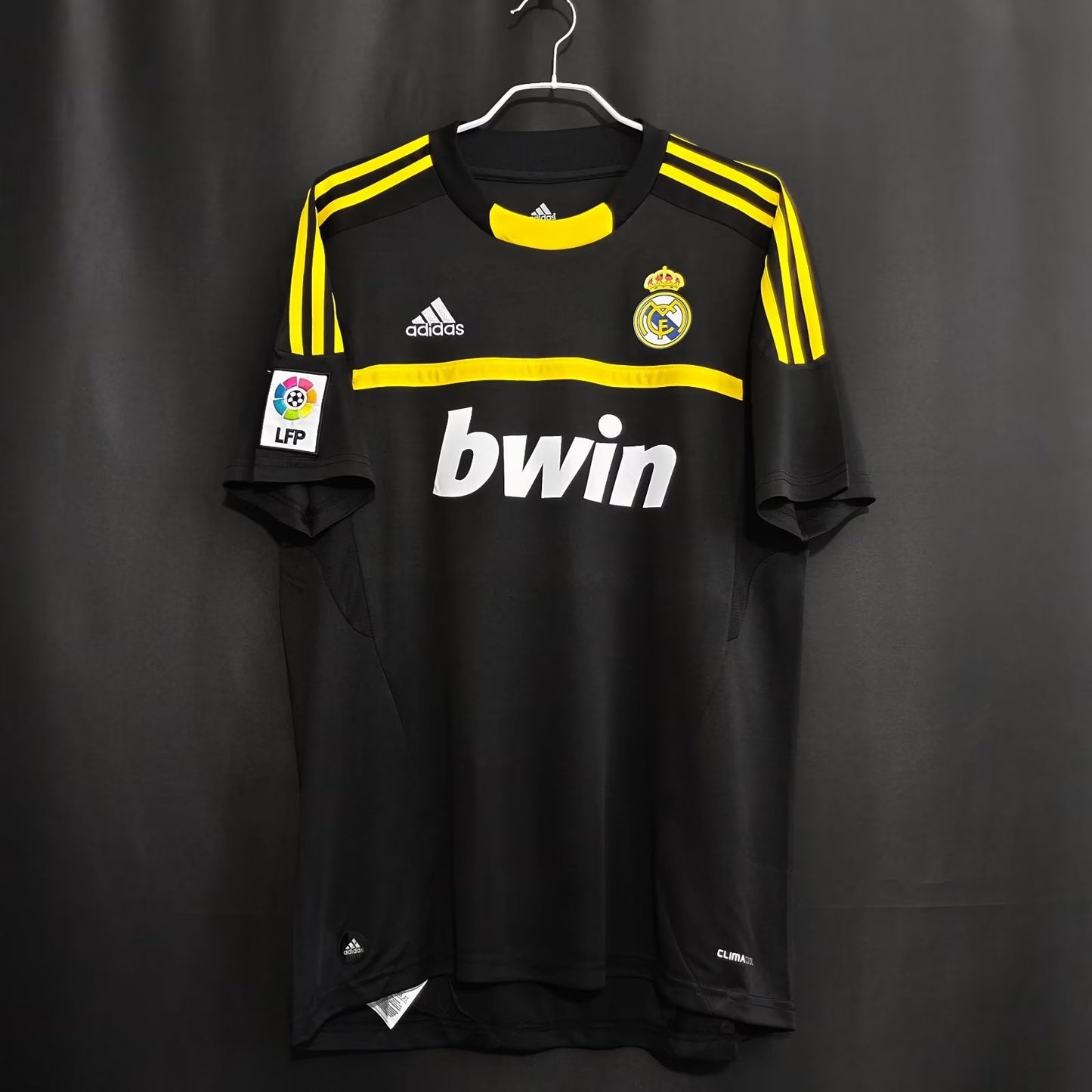 Camiseta Retro de Fútbol Real Madrid 2011 Alternativa Negra