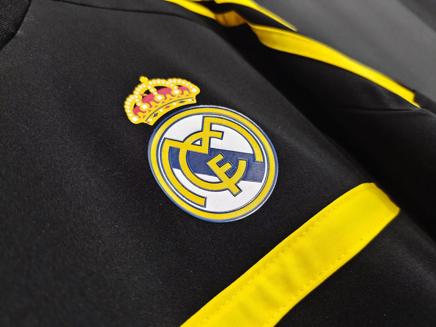 Camiseta Retro de Fútbol Real Madrid 2011 Alternativa Negra