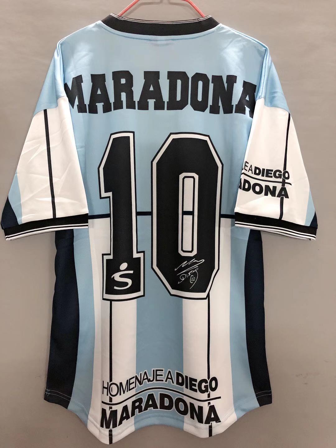 Camiseta Retro de Futbol Argentina 2001 Edicion conmemorativa de Maradona