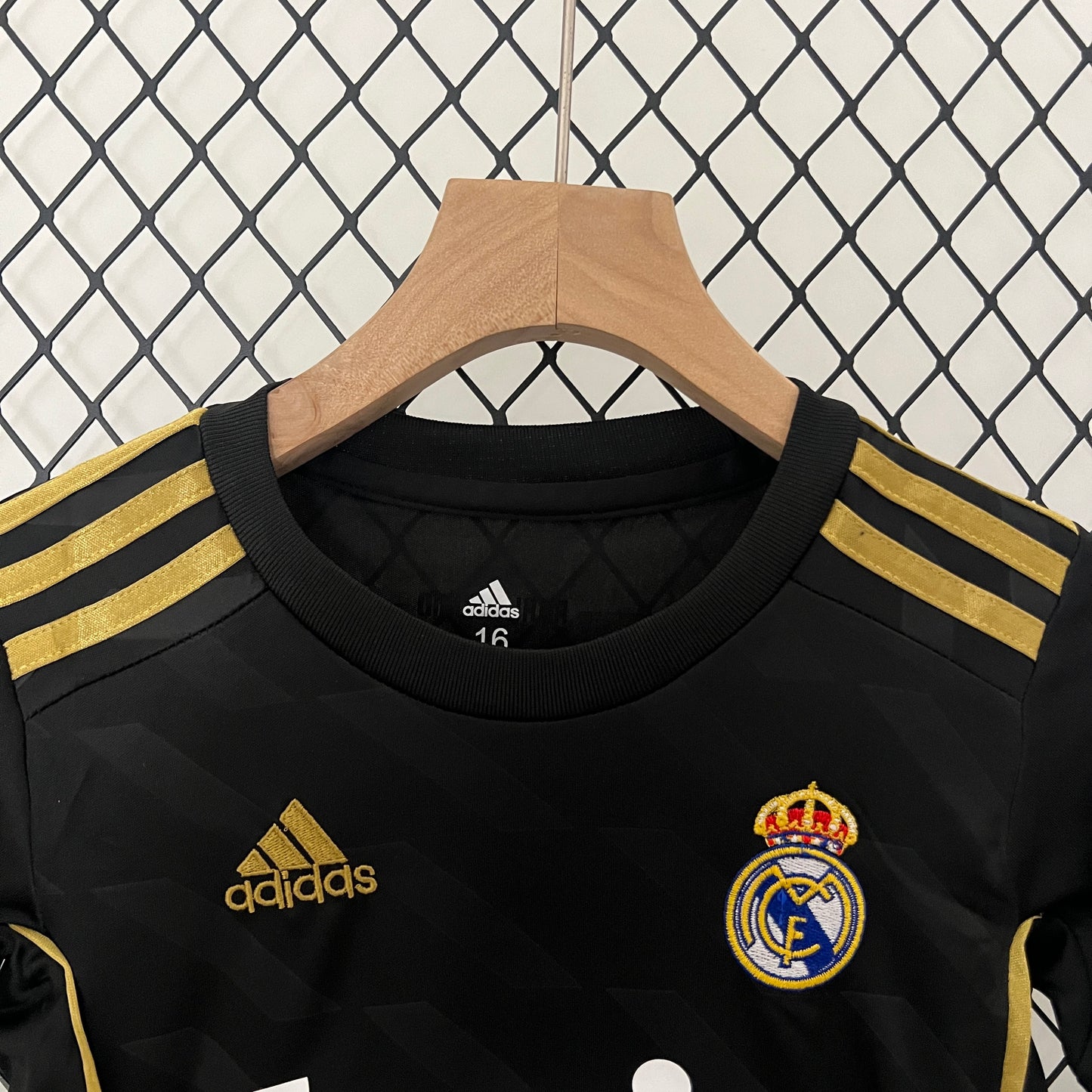 Camiseta Conjunto de Niño Retro de Fútbol Real Madrid 2011-2012 (Negra)