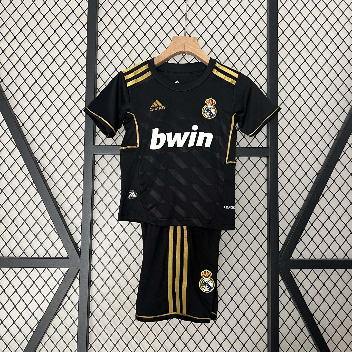 Camiseta Conjunto de Niño Retro de Fútbol Real Madrid 2011-2012 (Negra)